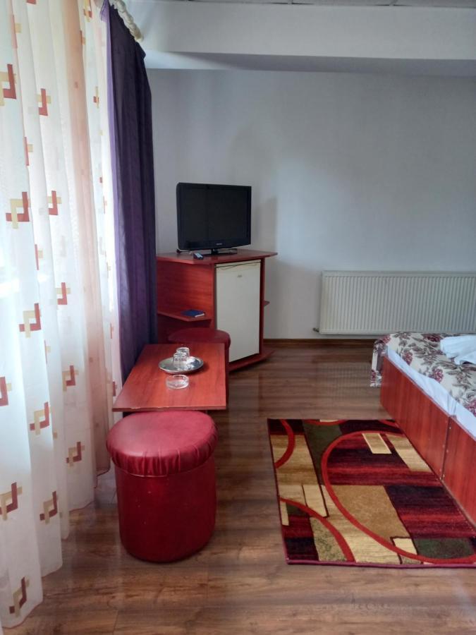 Hotel Elite Байле Херкулане Екстериор снимка