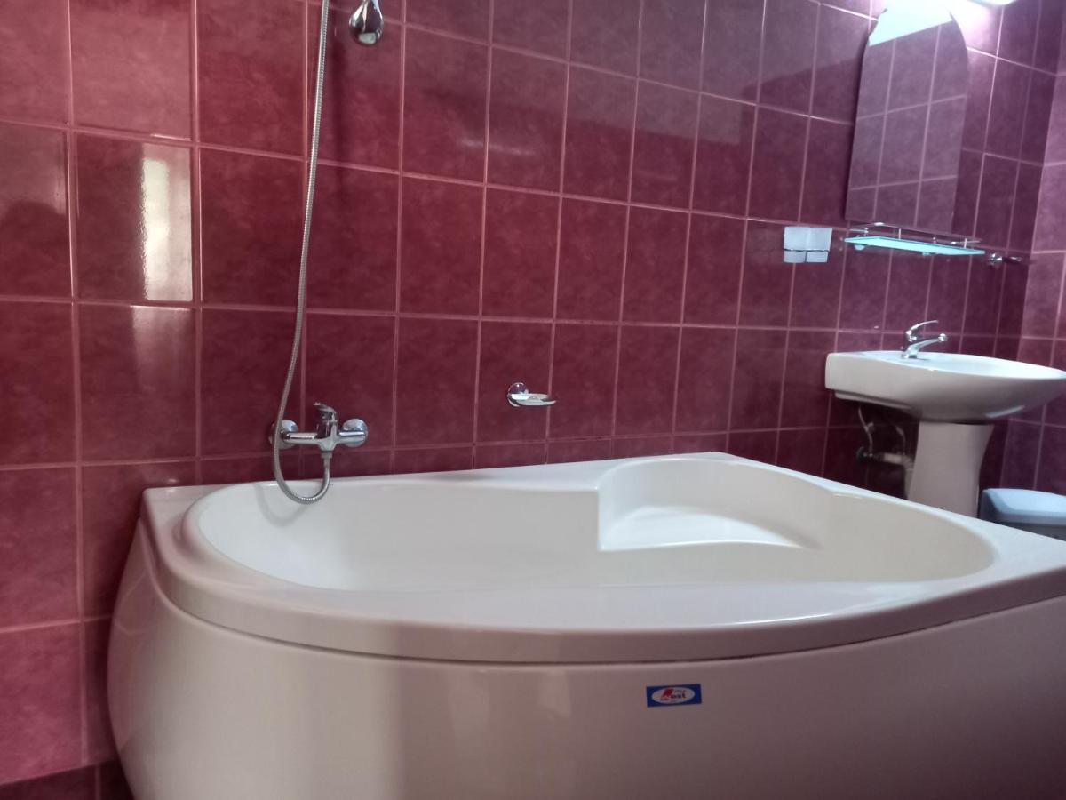 Hotel Elite Байле Херкулане Екстериор снимка